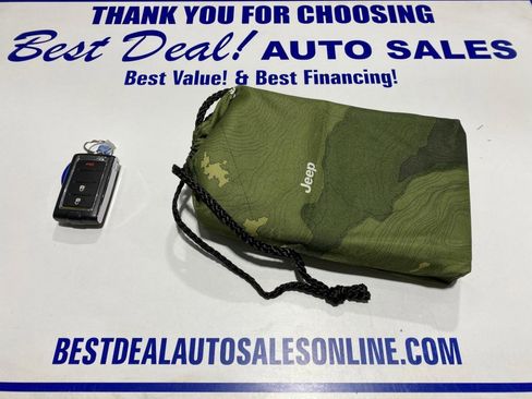 Used 2023 Jeep Grand Cherokee L Laredo AWD/4WD image 29