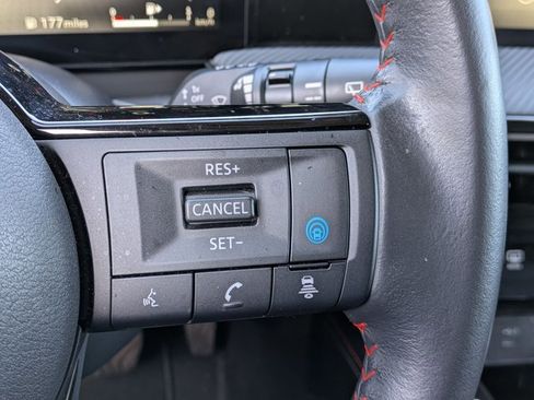 Certified 2025 Nissan Kicks SR image 17