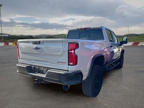 Used 2026 Chevrolet Silverado 2500 ZR2 AWD/4WD image 3