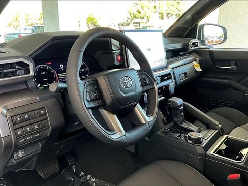 New 2025 Toyota Tacoma TRD Off-Road image 6