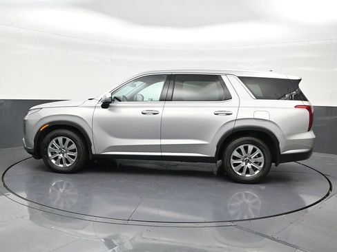 Used 2025 Hyundai Palisade SEL FWD image 2