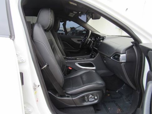 Used 2020 Jaguar F-PACE S AWD/4WD image 22
