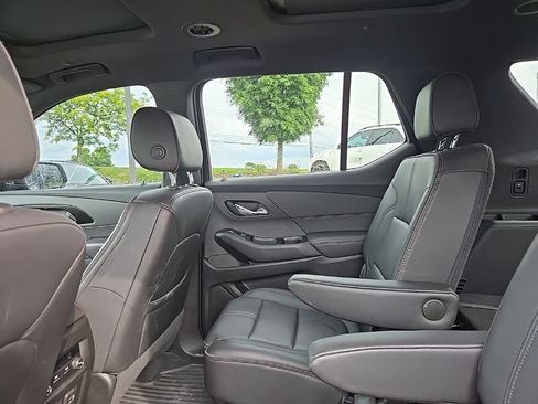 Used 2023 Chevrolet Traverse RS AWD/4WD image 34