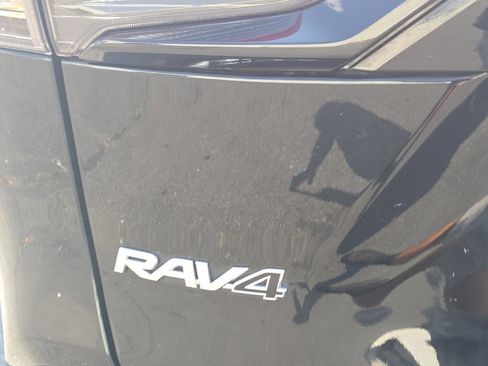 Used 2025 Toyota RAV4 XLE AWD/4WD image 7