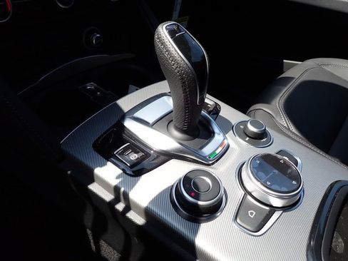 New 2025 Alfa Romeo Stelvio Sprint image 18