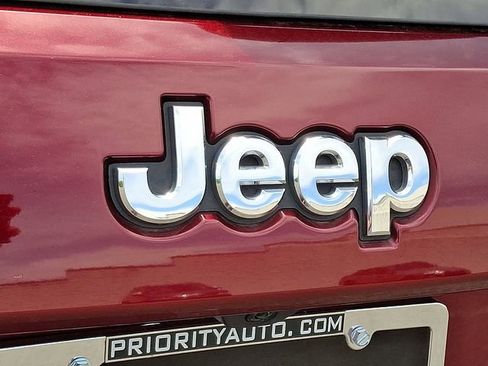 Used 2021 Jeep Grand Cherokee Laredo X AWD/4WD image 28