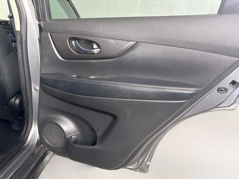 Used 2020 Nissan Rogue SV AWD/4WD image 28
