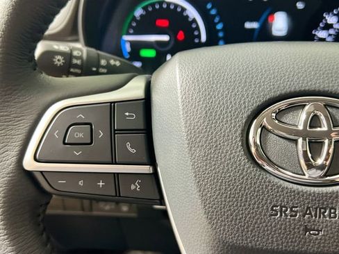 New 2026 Toyota Sienna XLE image 16