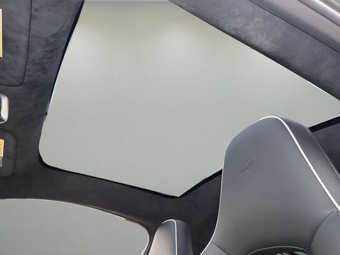 Used 2023 McLaren GT RWD image 22