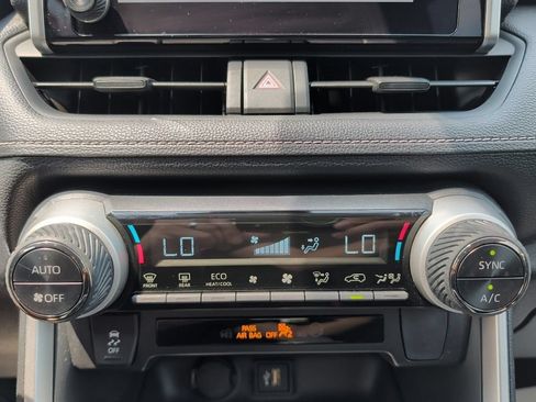 Certified 2025 Toyota RAV4 LE AWD/4WD image 21