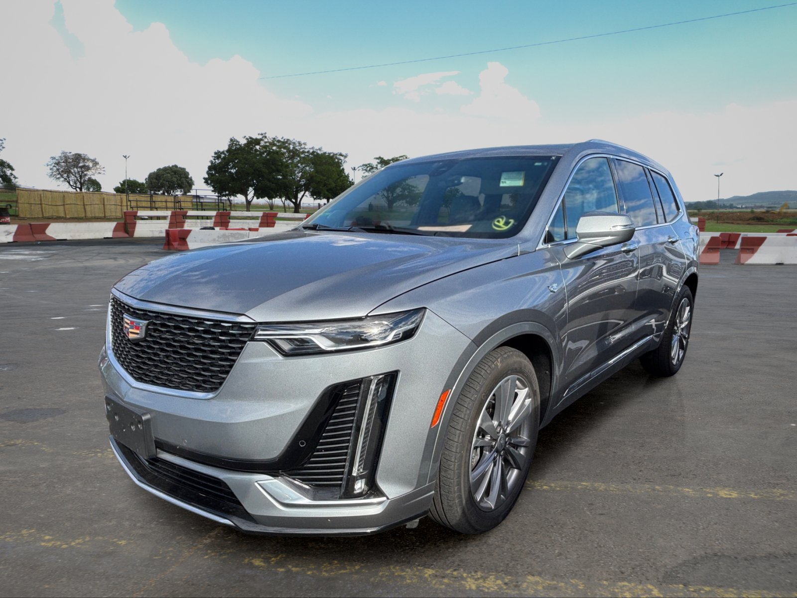 Used 2025 Cadillac XT6 Premium Luxury FWD image 5