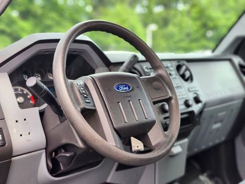 Used 2016 Ford F250 XL w/ XL Appearance Package AWD/4WD image 14