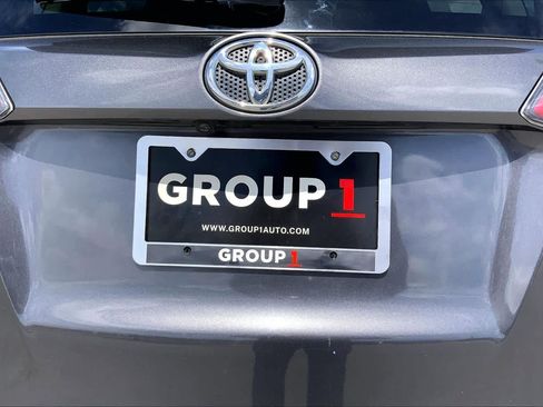 Used 2018 Toyota RAV4 XLE w/ Plus Extra Value Package FWD image 10