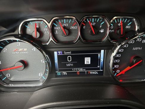 Used 2018 Chevrolet Suburban LT w/ Z71 Midnight Edition image 10