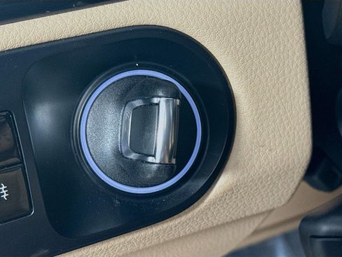 Used 2020 Porsche Cayenne Base image 19