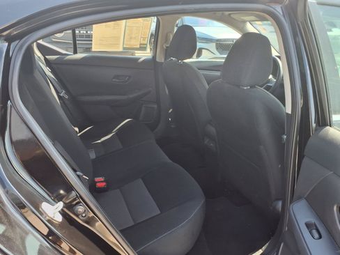 Used 2024 Nissan Sentra SV FWD image 9