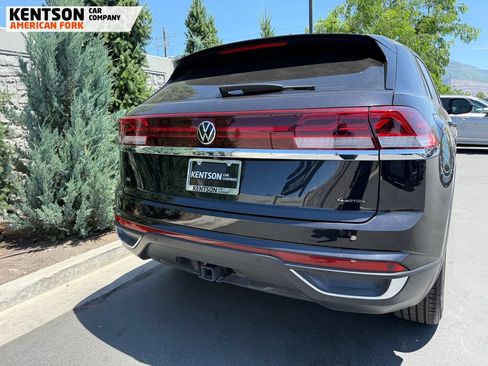 Used 2025 Volkswagen Atlas Cross Sport SE AWD/4WD image 32