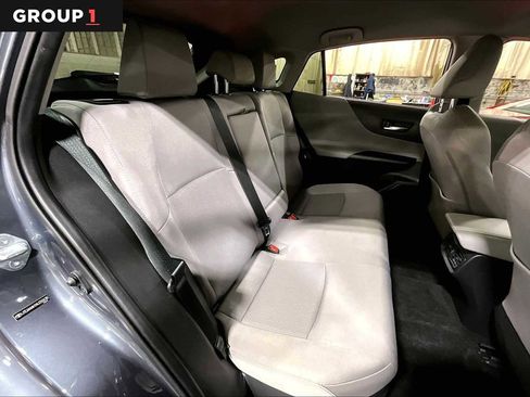 Certified 2021 Toyota Venza LE image 19