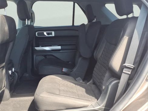 Used 2021 Ford Explorer XLT AWD/4WD image 27