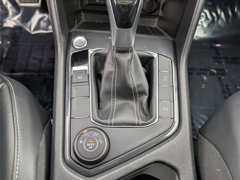 Used 2024 Volkswagen Tiguan SE R-Line image 26