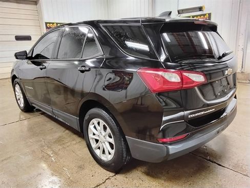 Used 2019 Chevrolet Equinox LS image 6