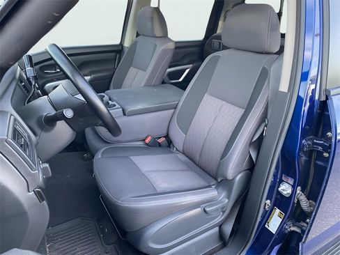 Used 2024 Nissan Titan SV image 13