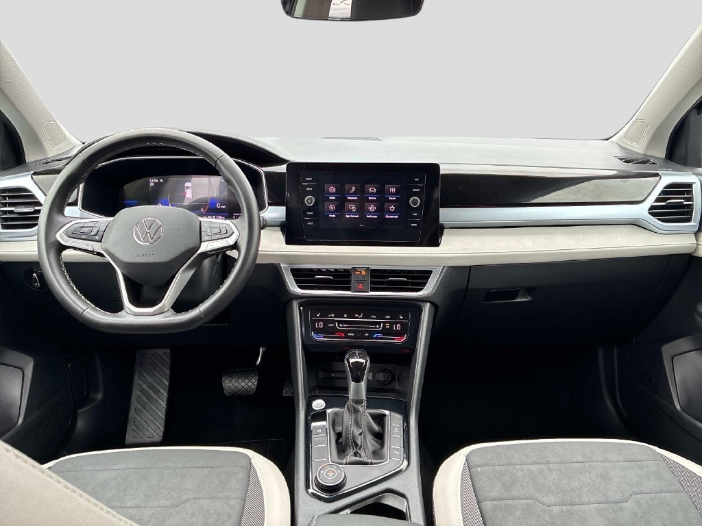 Certified 2025 Volkswagen Taos SE AWD/4WD image 16