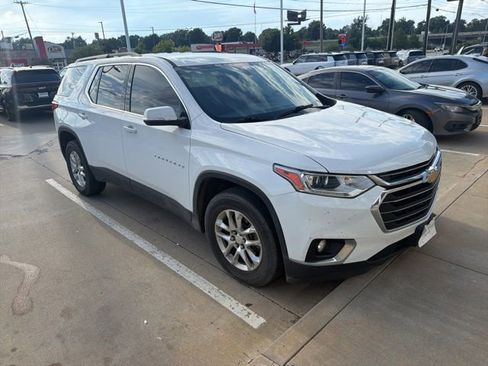 Used 2019 Chevrolet Traverse LT AWD/4WD image 2