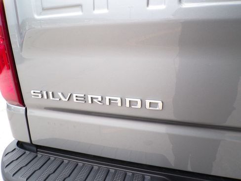 Used 2024 Chevrolet Silverado 1500 LT Trail Boss w/ Convenience Package II AWD/4WD image 17