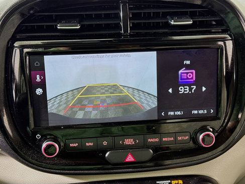 Used 2020 Kia Soul EX image 3