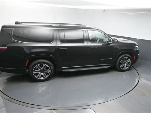 Used 2023 Jeep Wagoneer L Series II image 49