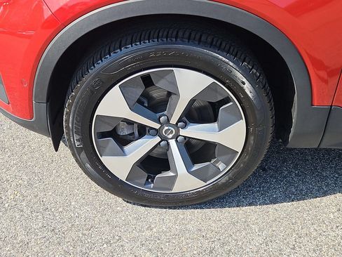 Used 2023 Volvo XC40 B5 Plus w/ Driver Assist Package AWD/4WD image 7