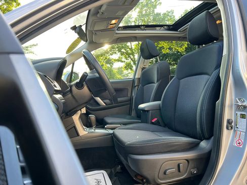 Used 2017 Subaru Forester 2.5i Premium w/ All-Weather Package AWD/4WD image 11