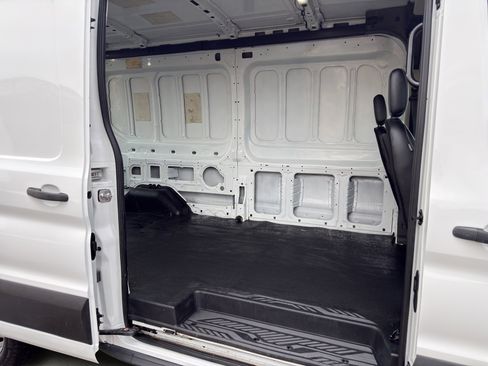 Used 2025 Ford Transit 250 148 Medium Roof image 19