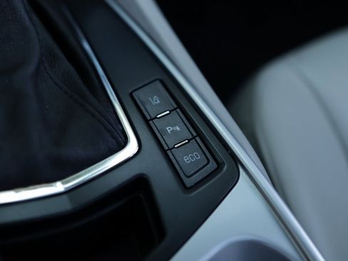 Used 2014 Cadillac SRX Performance w/ Driver Awareness Package image 17