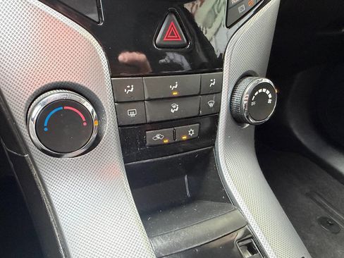 Used 2013 Chevrolet Cruze LT FWD image 18