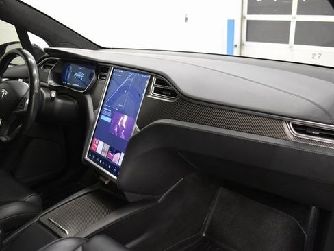 Used 2017 Tesla Model X image 20