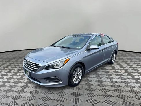 Used 2016 Hyundai Sonata SE FWD image 2