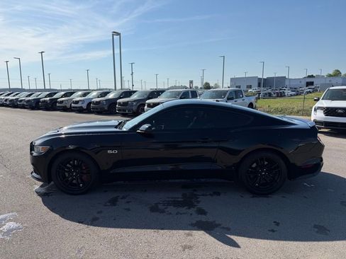 Used 2017 Ford Mustang GT Premium image 19