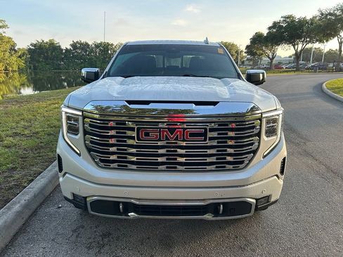 Used 2023 GMC Sierra 1500 Denali w/ Denali Reserve Package AWD/4WD image 9