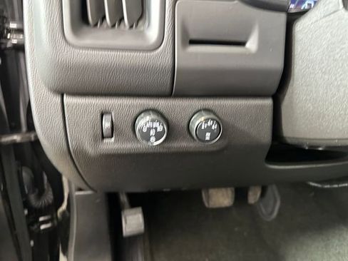 Used 2016 Chevrolet Colorado LT w/ LT Convenience Package AWD/4WD image 19
