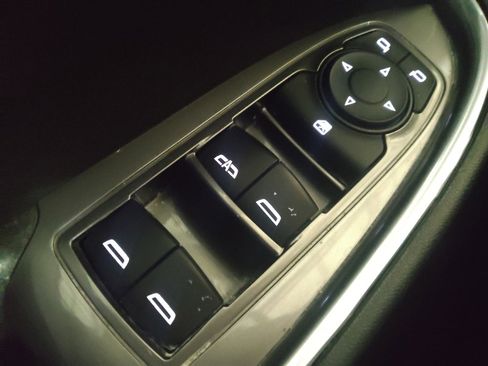 Used 2020 Chevrolet Malibu LT FWD image 27
