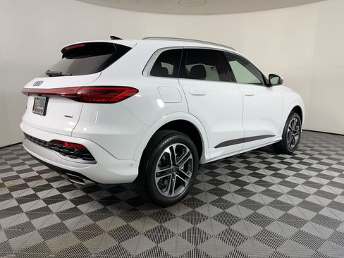 Certified 2025 Audi Q5 Premium w/ Convenience Package AWD/4WD image 8