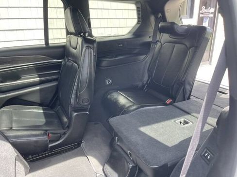 Used 2023 Jeep Grand Cherokee L Overland AWD/4WD image 18