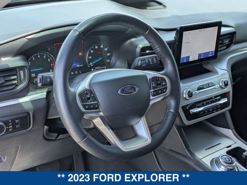 Certified 2023 Ford Explorer XLT RWD image 24