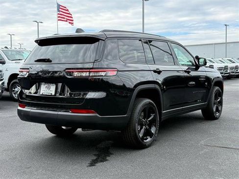 New 2025 Jeep Grand Cherokee L Altitude RWD image 3
