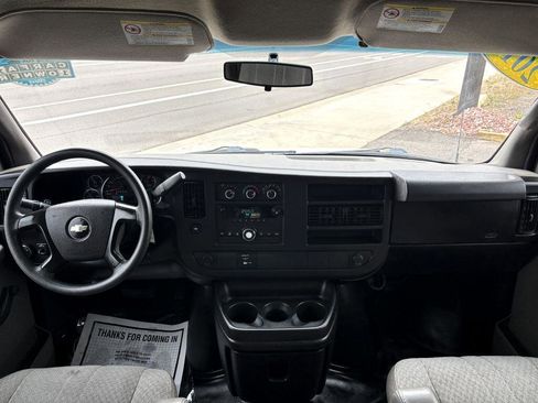 Used 2010 Chevrolet Express 2500 Extended image 17