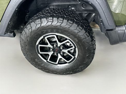 Used 2023 Jeep Wrangler Unlimited Rubicon 4xe AWD/4WD image 11