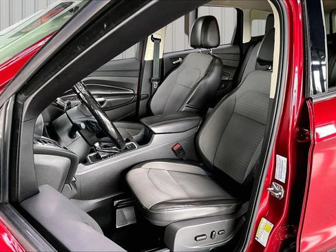 Used 2017 Ford Escape SE w/ SE Sport Appearance Package FWD image 20