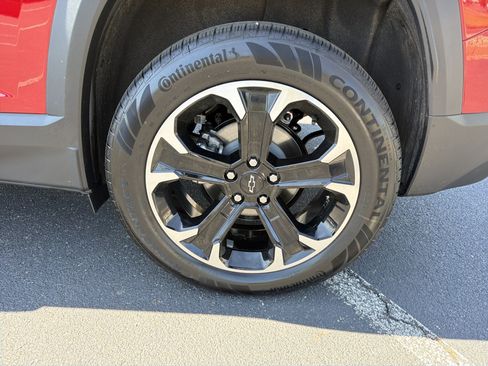 Used 2026 Chevrolet Equinox LT w/ Safety and Technology Package FWD image 19